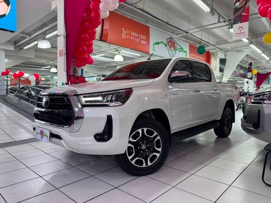 TOYOTA HILUX 2.8 D-4D TURBO DIESEL CD SRX 4X4 AUTOMÁTICO TOYOTA HILUX 2.8 D-4D TURBO DIESEL CD SRX 4X4 AUTOMÁTICO